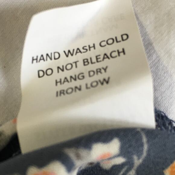 NWT Sienna Sky Navy floral short sleeve HI-LOW elastic waist SIZE M blouse - Picture 11 of 12